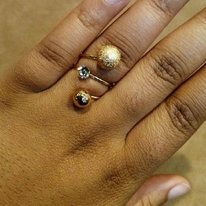 BOGO🆓 Gold Spiral Ring